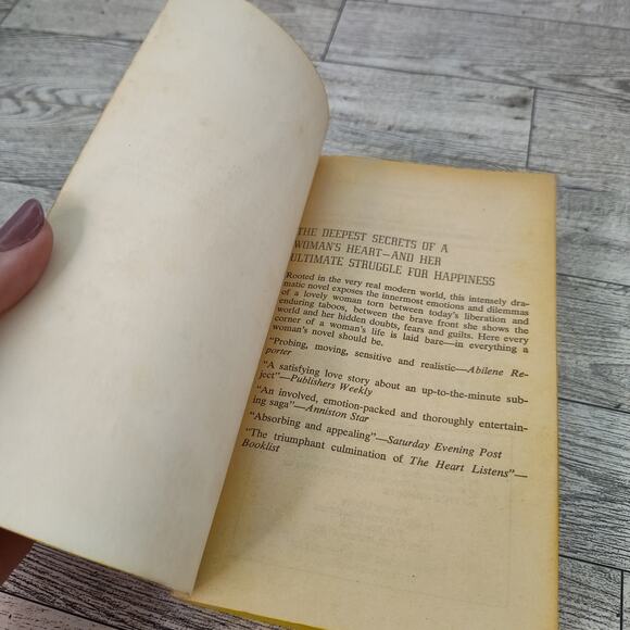 The Mixed Blessing by Helen‎ Van Slyke 1976 Vintage paperback Romance - Picture 3 of 13